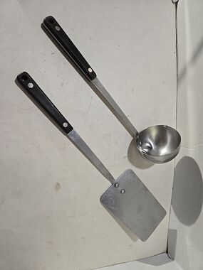 Flint Arrowhead Stainless Steel Ladle Spatula Brown Wood Handles